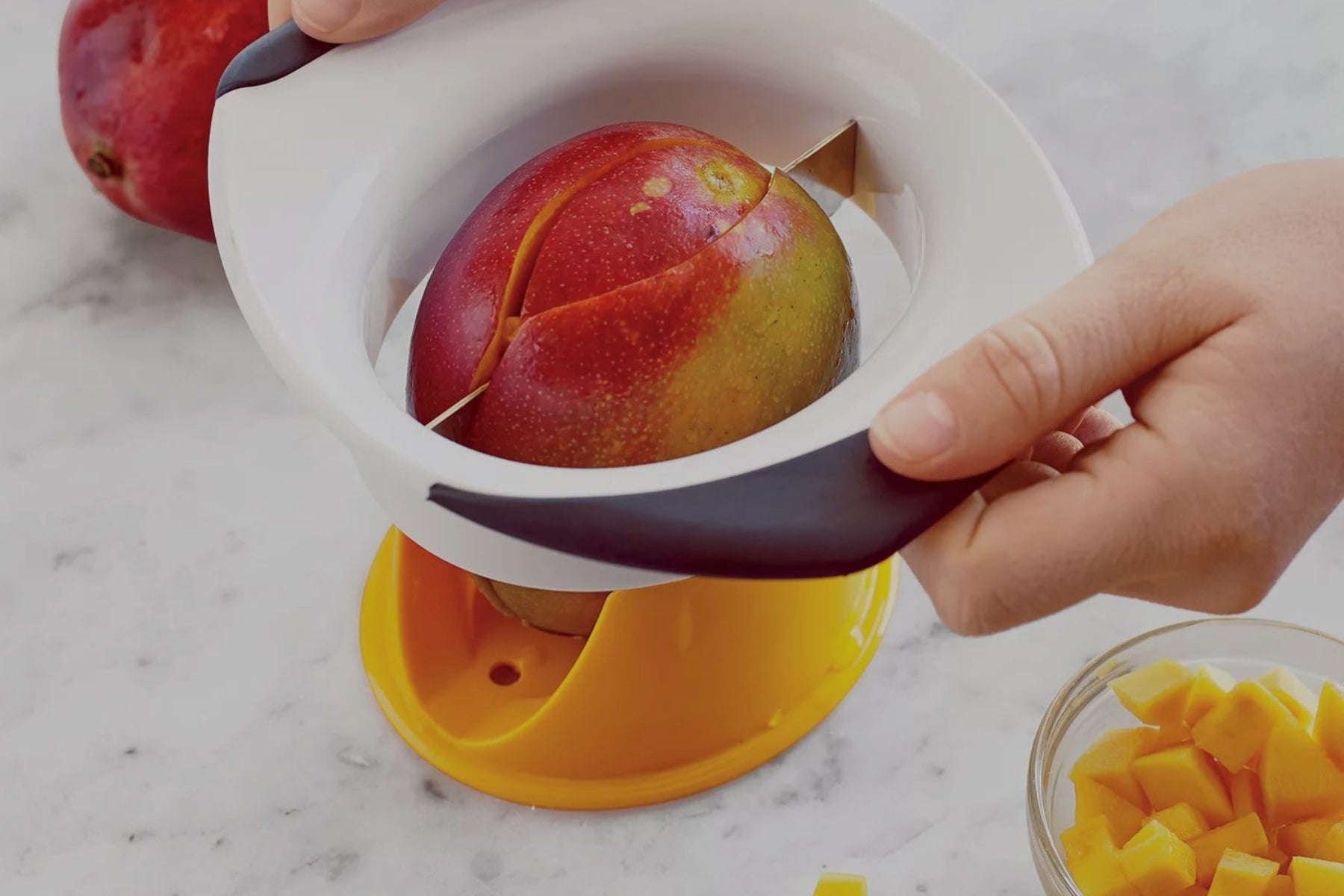 Say Goodbye to Messy Peeling: The Mango Peeler Revolution Unveiled ...